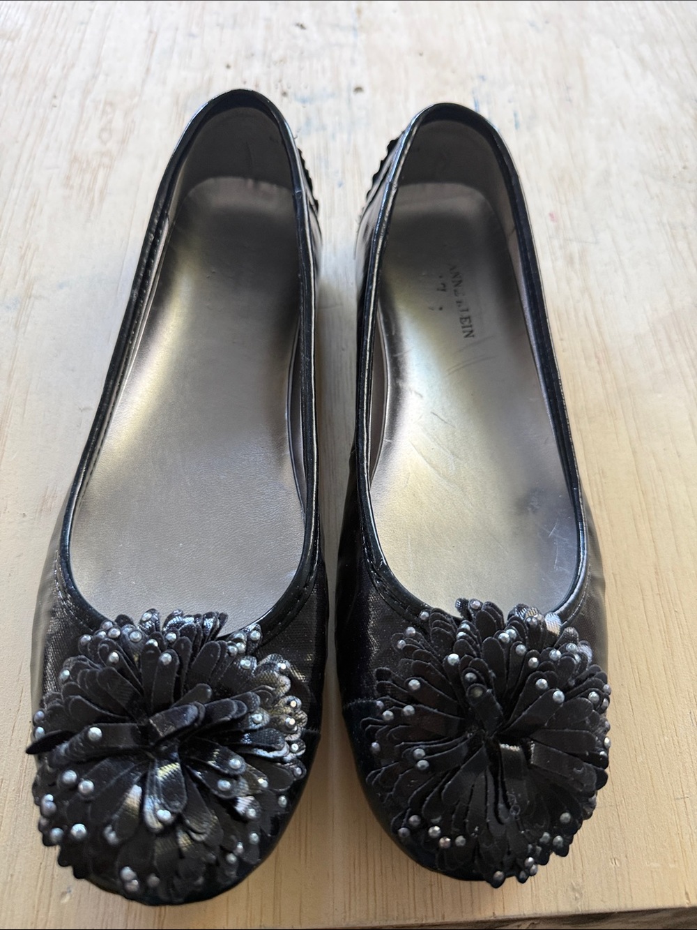 Anne Klein Black Floral Pom Ballet Flats